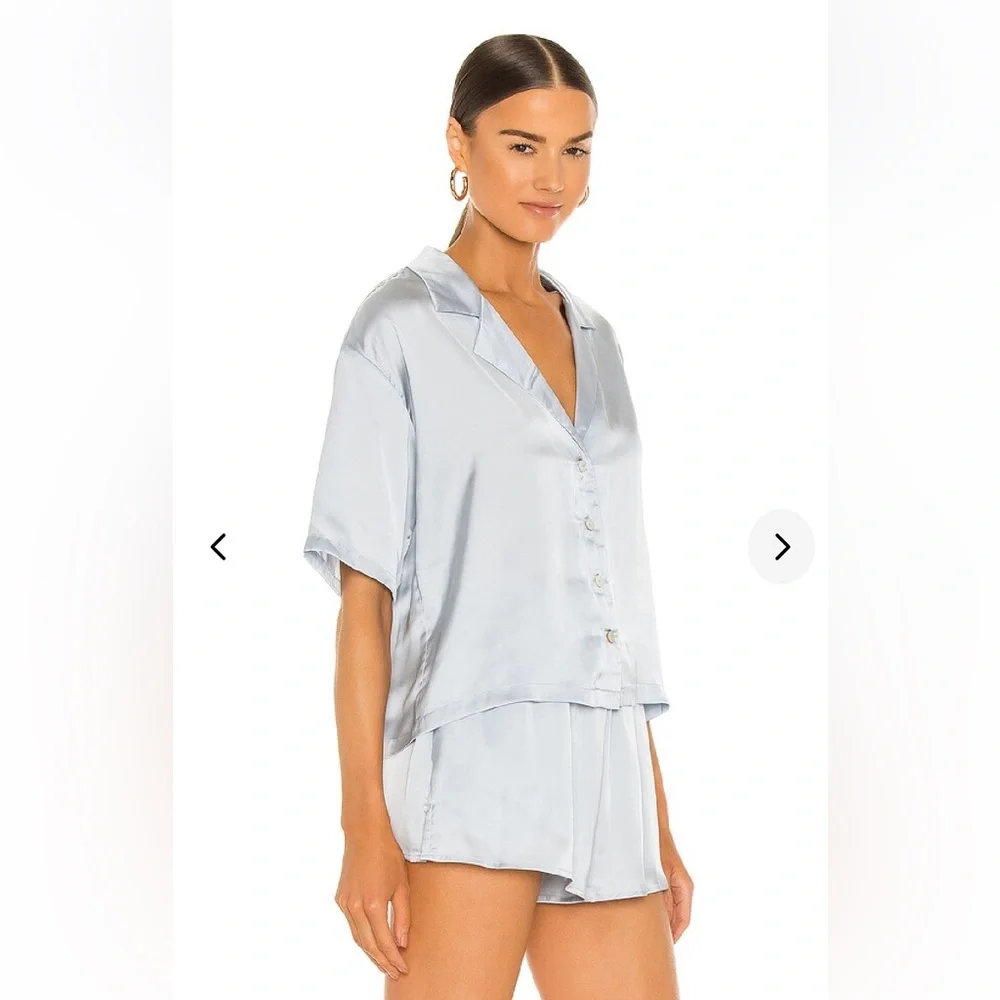 Lovers and Friends Shawn top in Sky Blue - Picture 2 of 7